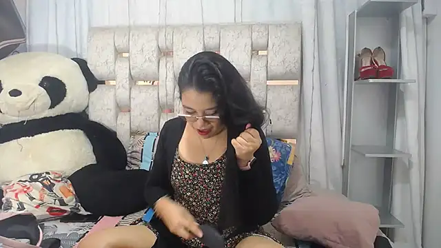 KEYRA-MILLER- online show from February 2026 02:00:02 AM