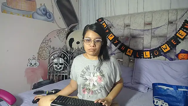 KEYRA-MILLER- online show from October 2025 02:32:01 AM