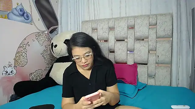 KEYRA-MILLER- online show from November 2025 02:27:01 AM