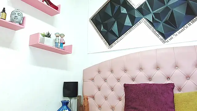 andrea safeira doll online show from April 2026 02:01:01 PM