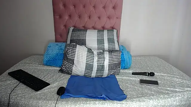 Snapshot of Bootycurvy2 chatting on April 2026 06:52:01 AM Bootycurvy2 online show from April 2026 06:52:01 AM