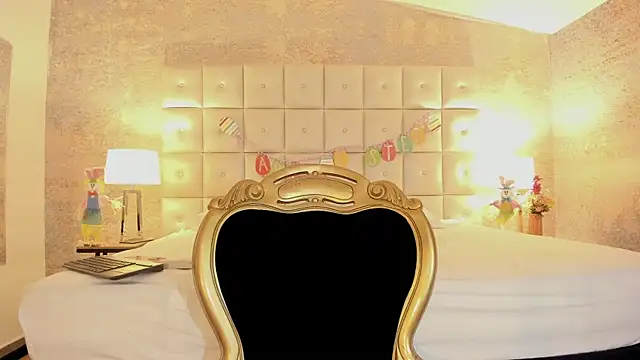 Lezy  online show from April 2026 07:49:01 PM