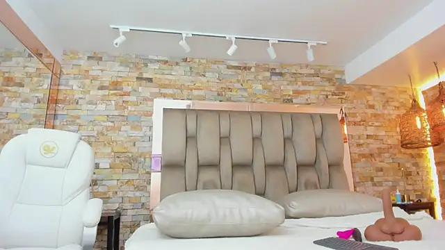 karla dunn online show from March 2026 08:04:02 PM