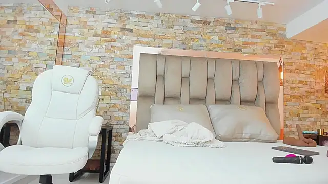 karla dunn online show from February 2026 08:31:02 PM