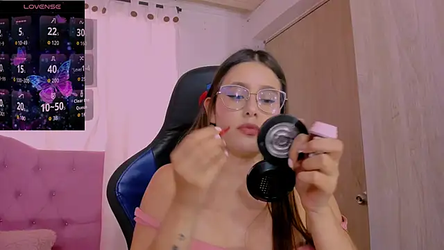 ParisShayk online show from February 2026 06:04:01 PM