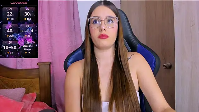 ParisShayk online show from November 2025 06:11:02 PM