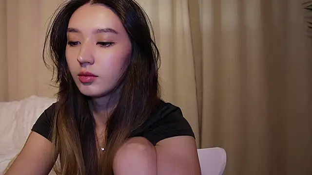 Sarasuo1 online show from January 2025 01:34:01 PM