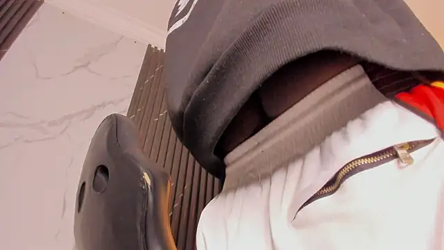 Snapshot of BRYXXXON1 chatting on February 2025 10:06:02 AM BRYXXXON1 online show from February 2025 10:06:02 AM