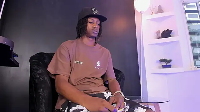 Snapshot of BRYXXXON1 chatting on March 2025 02:25:02 PM BRYXXXON1 online show from March 2025 02:25:02 PM