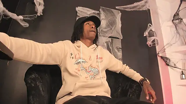 Snapshot of BRYXXXON1 chatting on October 2025 04:52:01 PM BRYXXXON1 online show from October 2025 04:52:01 PM