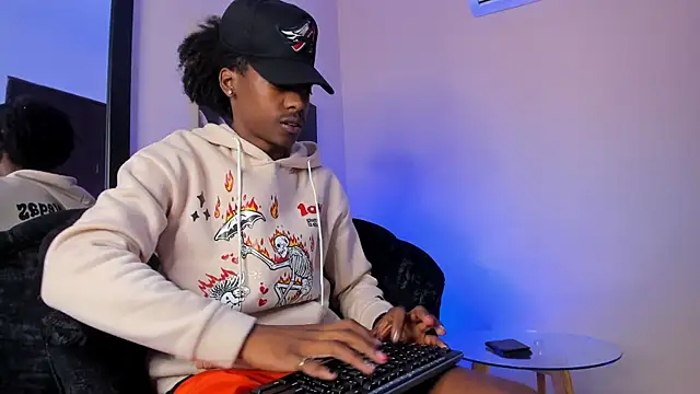 Snapshot of BRYXXXON1 chatting on March 2025 02:12:02 PM BRYXXXON1 online show from March 2025 02:12:02 PM