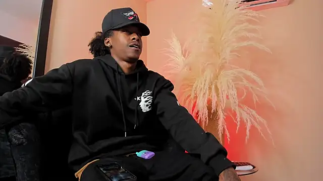 Snapshot of BRYXXXON1 chatting on February 2025 02:55:02 PM BRYXXXON1 online show from February 2025 02:55:02 PM