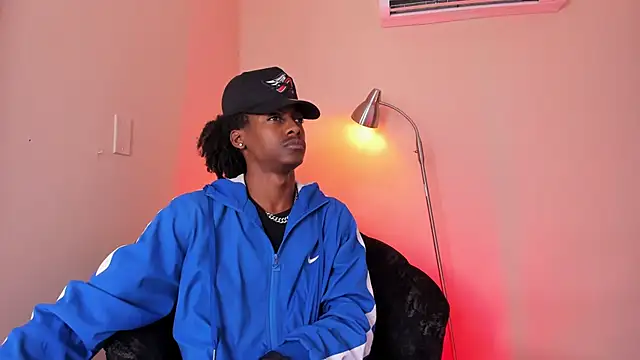 Snapshot of BRYXXXON1 chatting on February 2025 01:53:02 PM BRYXXXON1 online show from February 2025 01:53:02 PM