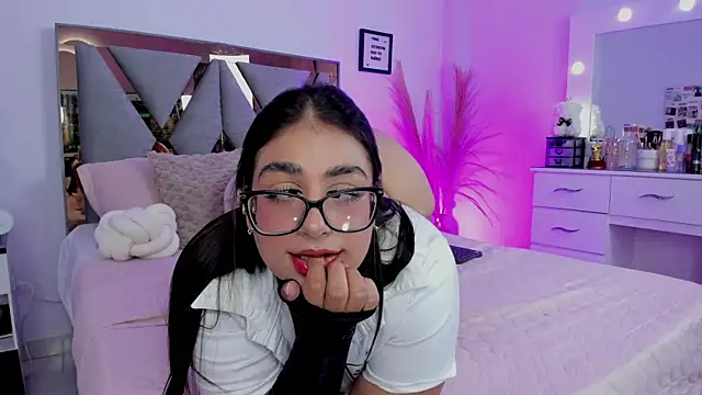 GabyRhodes online show from April 2026 07:58:02 PM