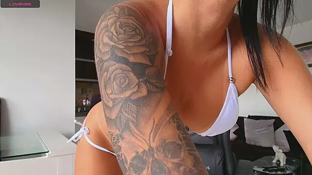 Snapshot of Pamela-fit chatting on October 2025 05:25:03 PM Pamela-fit online show from October 2025 05:25:03 PM