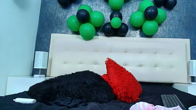 Cloeandtyfanny online show from March 2026 08:32:01 PM