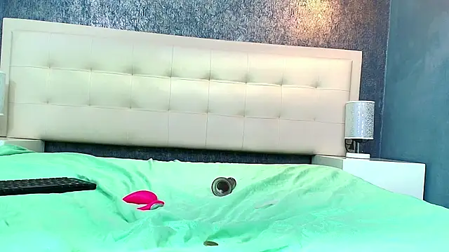 Cloeandtyfanny online show from May 2026 07:33:02 PM
