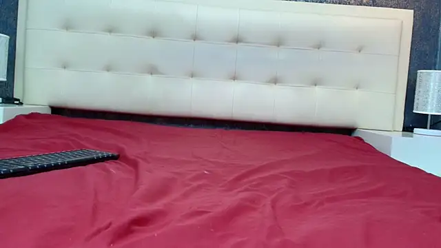 Cloeandtyfanny online show from March 2026 07:56:01 PM