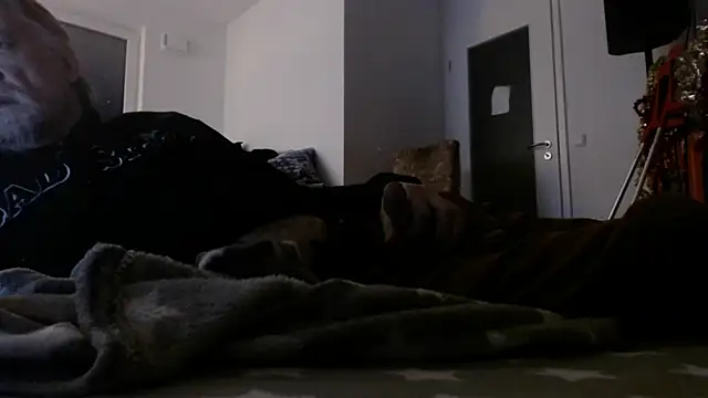 Snapshot of Cordt30 chatting on December 2024 12:23:01 AM Cordt30 online show from December 2024 12:23:01 AM