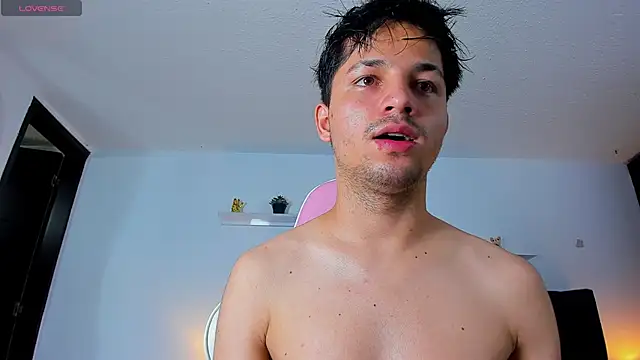 Issac james  online show from September 2025 03:41:02 AM