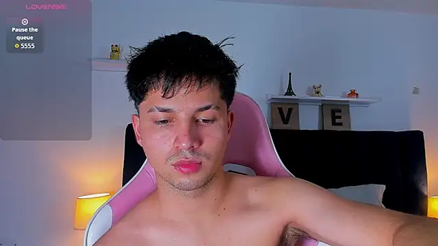 Issac james  online show from January 2026 05:14:02 AM