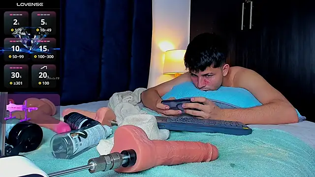 Issac james  online show from October 2025 08:54:02 PM