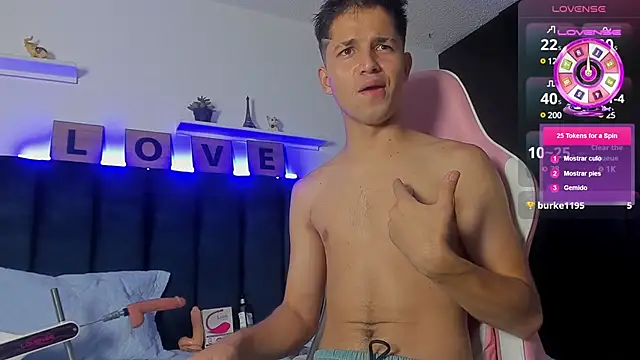 Issac james  online show from March 2025 03:23:02 AM