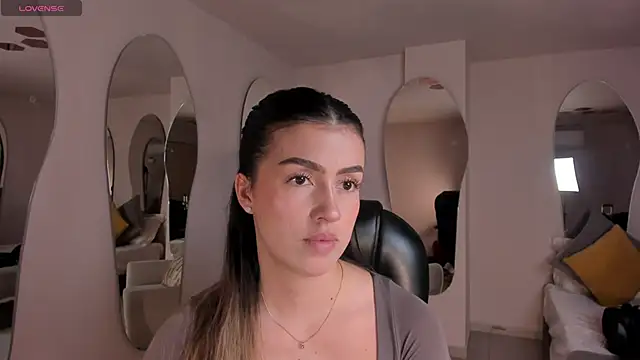 Snapshot of PaulinaSantos_ chatting on September 2025 07:14:01 PM PaulinaSantos  online show from September 2025 07:14:01 PM