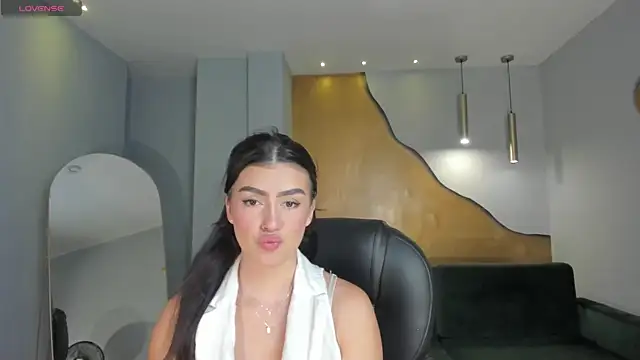 PaulinaSantos  online show from May 2026 07:43:01 PM
