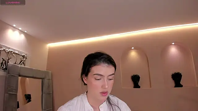 PaulinaSantos  online show from February 2026 05:44:02 PM