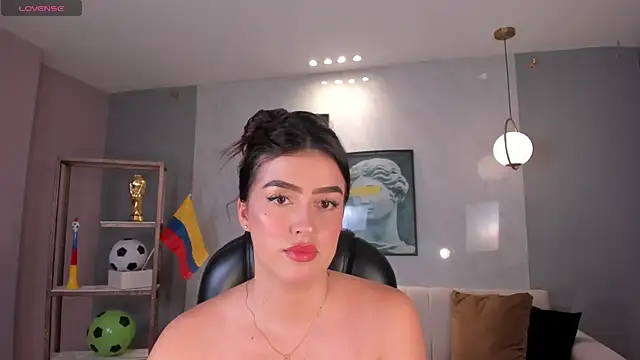 Snapshot of PaulinaSantos_ chatting on June 2026 07:52:02 PM PaulinaSantos online show from June 2026 07:52:02 PM