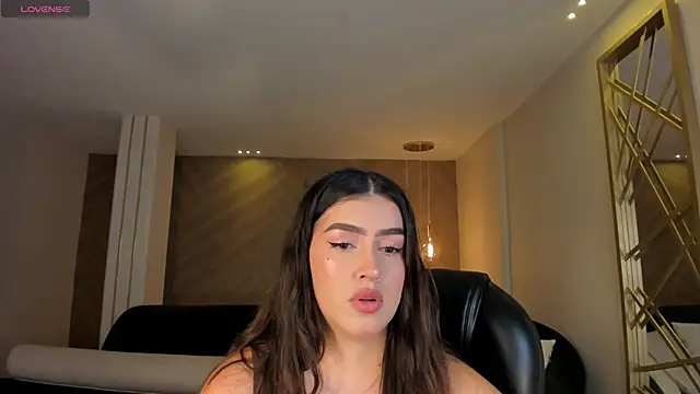 Snapshot of PaulinaSantos_ chatting on June 2026 08:17:01 PM PaulinaSantos online show from June 2026 08:17:01 PM