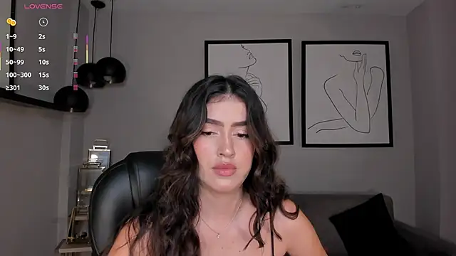 Snapshot of PaulinaSantos_ chatting on June 2026 07:07:01 PM PaulinaSantos online show from June 2026 07:07:01 PM