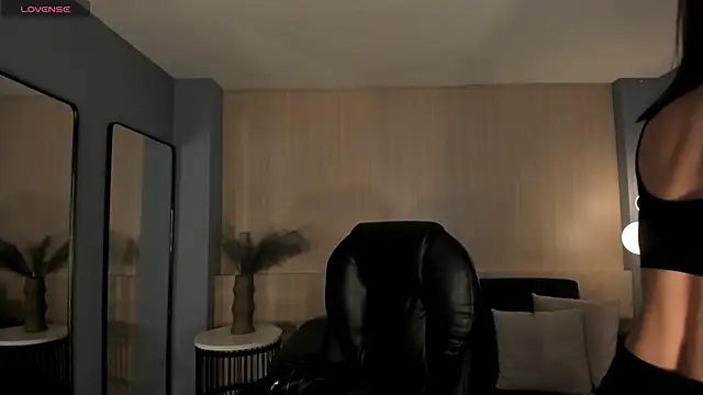 Snapshot of PaulinaSantos_ chatting on October 2025 07:59:01 PM PaulinaSantos  online show from October 2025 07:59:01 PM