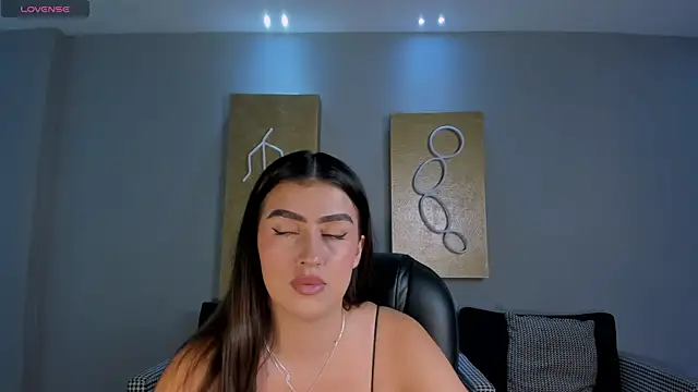 PaulinaSantos  online show from May 2026 07:33:02 PM