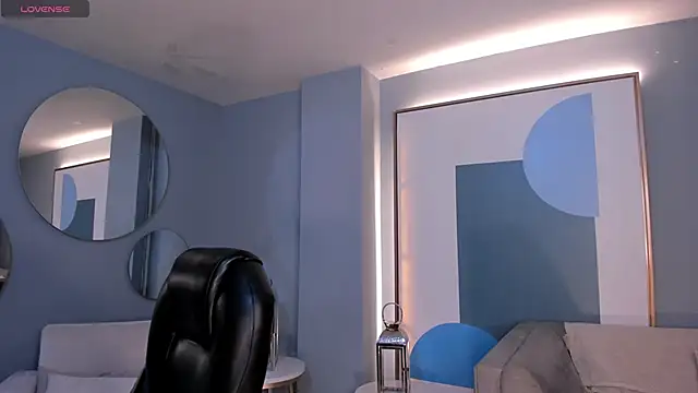 Snapshot of PaulinaSantos_ chatting on October 2025 07:58:02 PM PaulinaSantos  online show from October 2025 07:58:02 PM