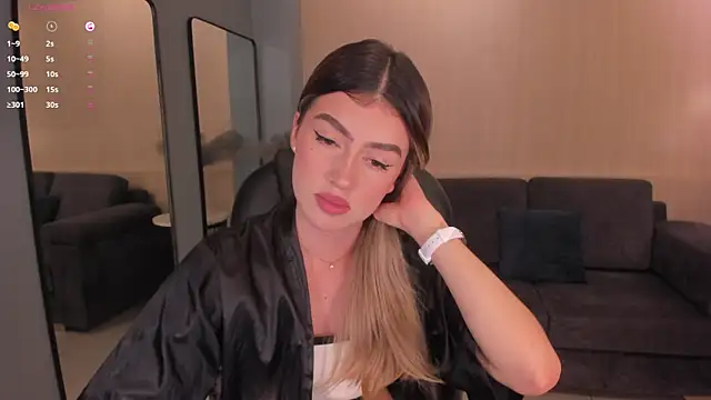 Snapshot of PaulinaSantos_ chatting on March 2025 08:31:02 PM PaulinaSantos  online show from March 2025 08:31:02 PM