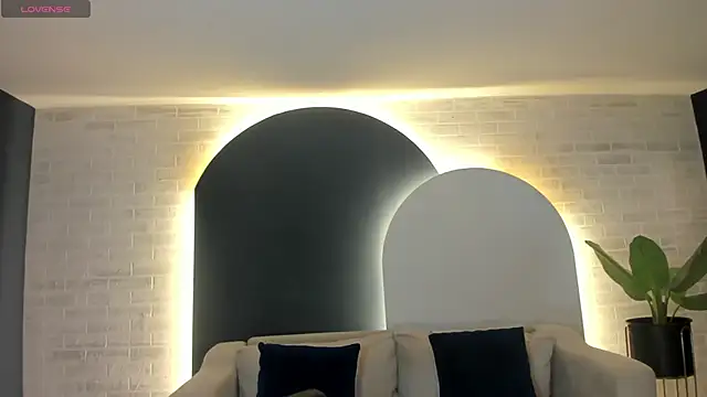 PaulinaSantos  online show from November 2025 07:18:02 PM