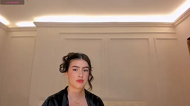 Snapshot of PaulinaSantos_ chatting on June 2026 07:22:02 PM PaulinaSantos online show from June 2026 07:22:02 PM