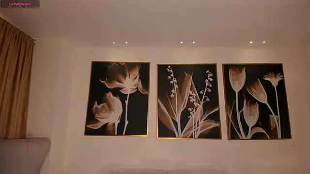 PaulinaSantos  online show from December 2025 08:42:01 PM