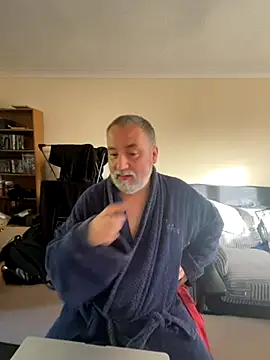 LondonTeffy online show from November 2025 10:08:02 AM