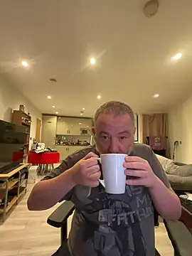 LondonTeffy online show from April 2026 09:26:02 PM