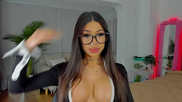 Fancy Jenn online show from February 2025 07:46:01 PM