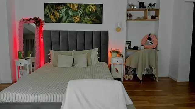 Fancy Jenn online show from November 2025 08:19:01 PM