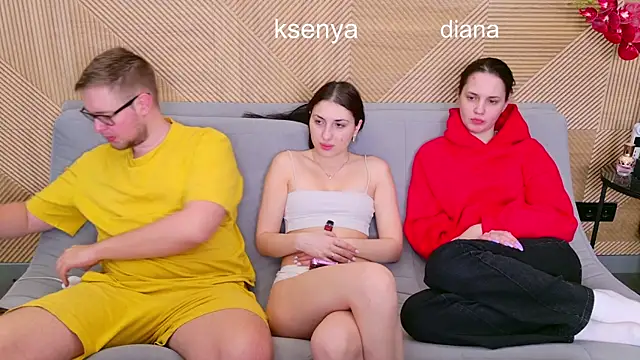 Ksenny online show from April 2026 06:09:02 AM