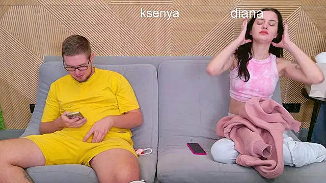 Ksenny online show from November 2025 03:29:02 PM