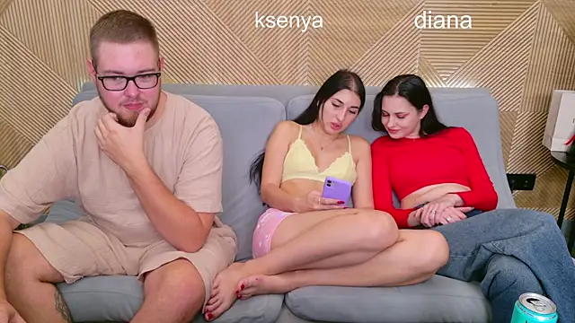 Snapshot of Ksenny chatting on October 2025 11:31:01 AM Ksenny online show from October 2025 11:31:01 AM