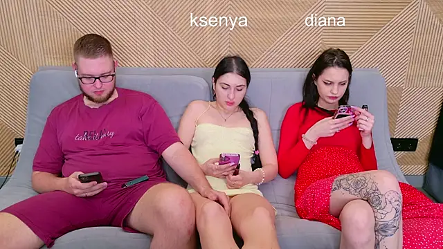 Ksenny online show from May 2026 06:44:01 AM
