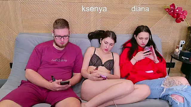 Ksenny online show from April 2026 05:52:01 AM