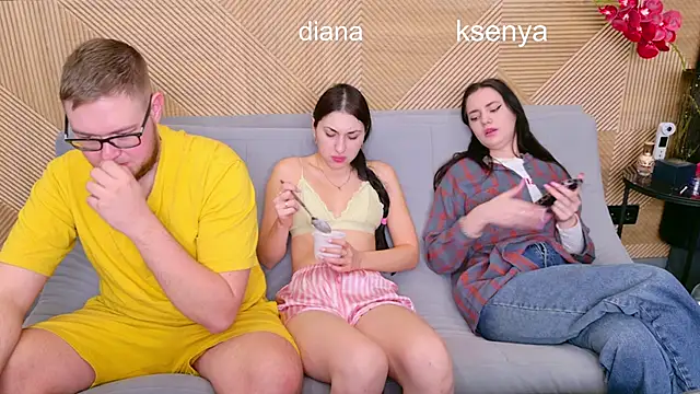 Ksenny online show from March 2026 04:56:01 AM